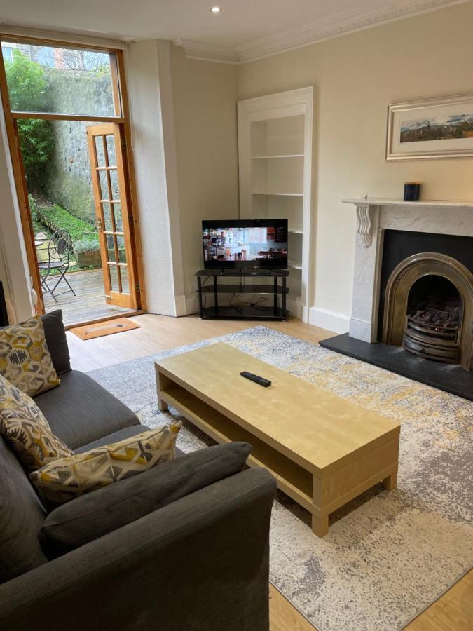 Fantastic Location 10 Mins To Princes Street- 15 To Royal Mile- Main Door-Patio Edimburgo Exterior foto